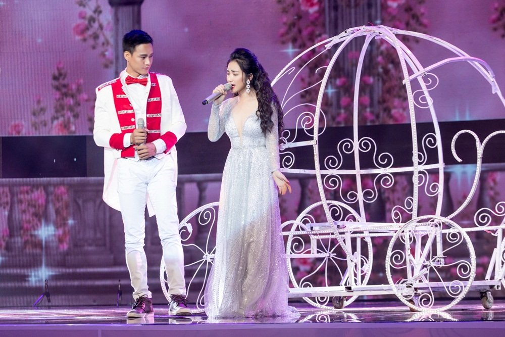 duc-phuc-jang-mi-to-chuc-le-cuoi-sau-tim-thiep-hong-tren-san-khau-cap-doi-hoan-hao