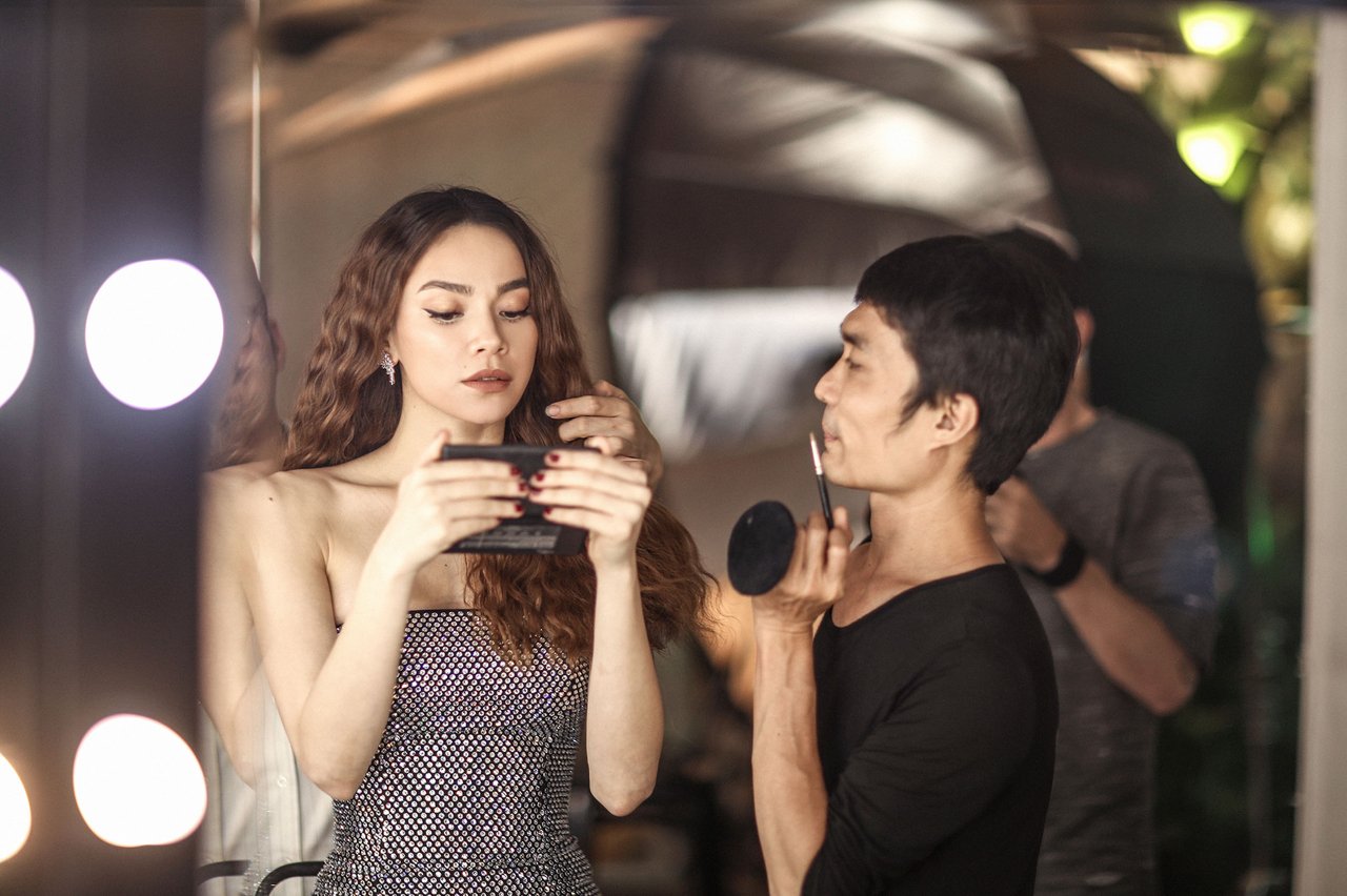 ho-ngoc-ha-nang-tho-tiep-theo-xuat-hien-trong-show-dien-dinh-dam-cua-chung-thanh-phong