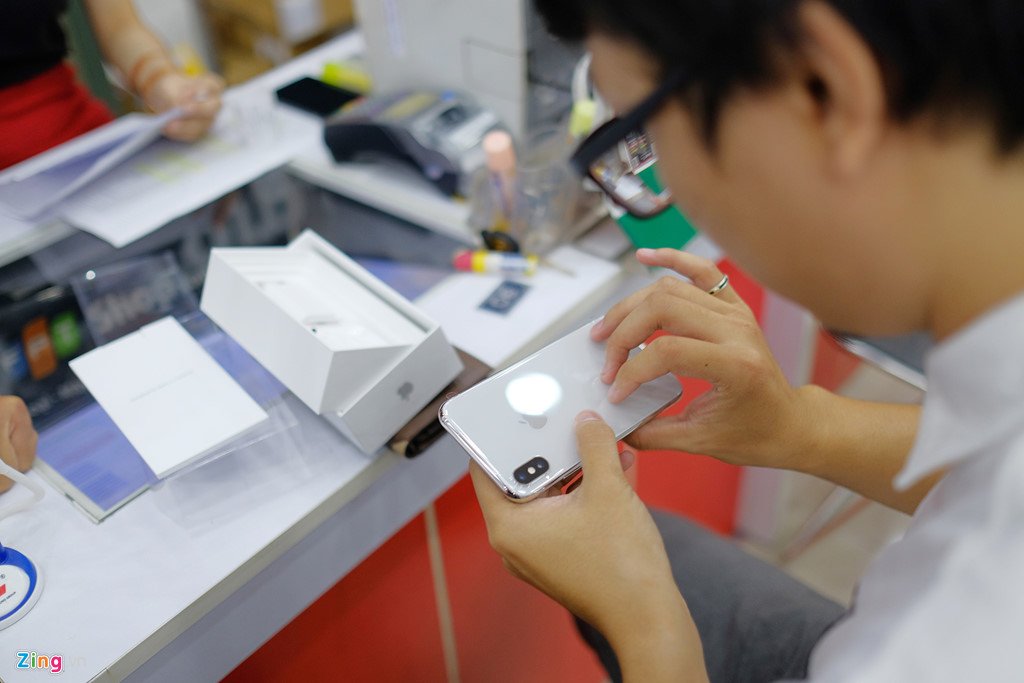 iPhone X chính hãng mở bán tại Việt Nam