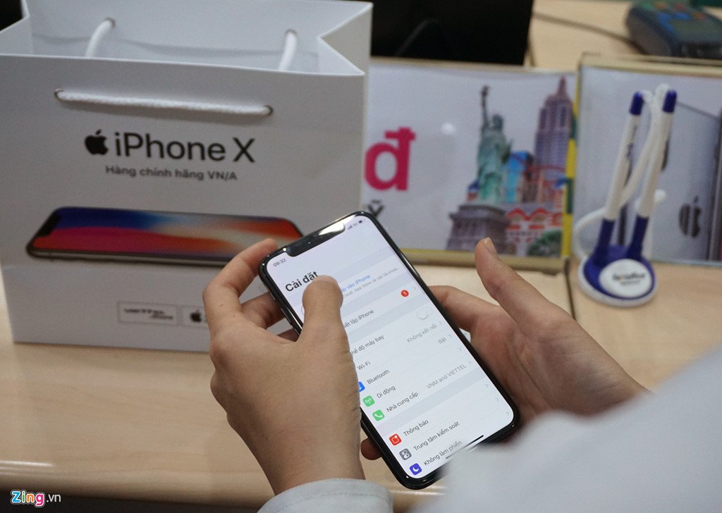 iPhone X chính hãng mở bán tại Việt Nam