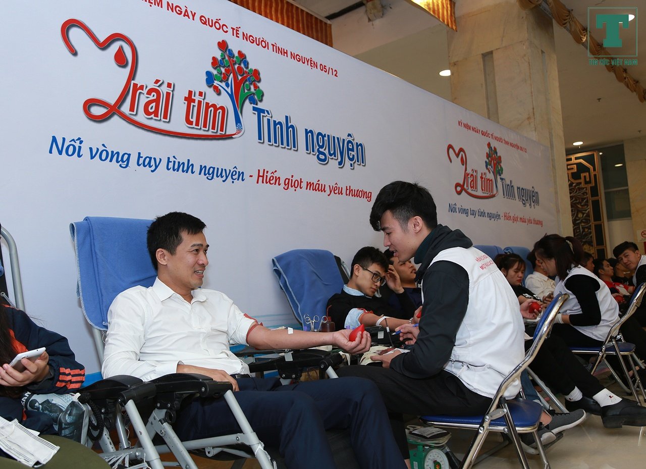 5000-ban-tre-hao-huong-tham-hien-mau-tinh-nguyen