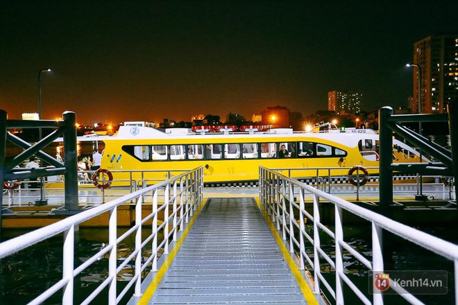 Buýt đường sông ở Sài Gòn 