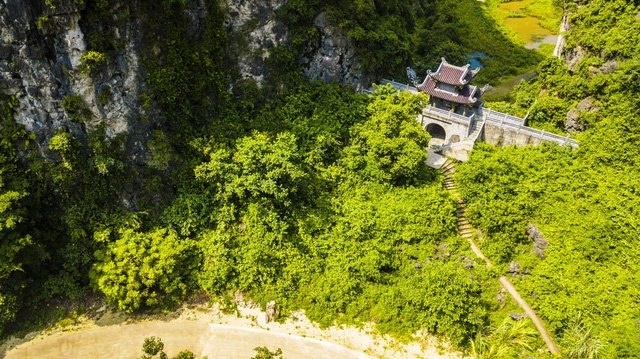 Ngỡ ngàng vẻ đẹp mê hoặc của “tuyệt tình cốc” ở Ninh Bình