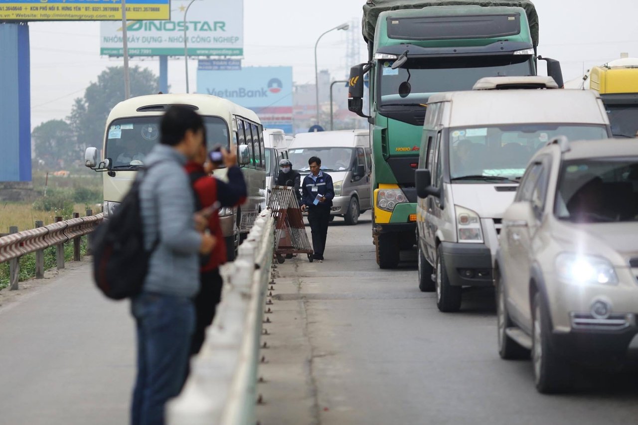 bot-van-lam-lai-co-tinh-trang-lai-xe-tra-phi-bang-tien-le