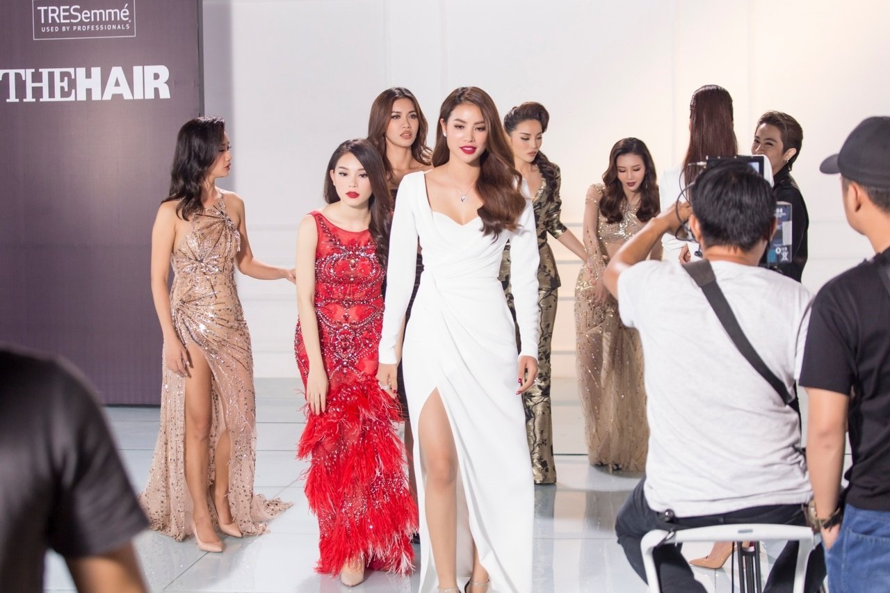 cat-tien-bat-khoc-nuc-no-phuong-linh-bat-ngo-rut-lui-dung-doll-da-xeo-minh-tu-tai-the-look