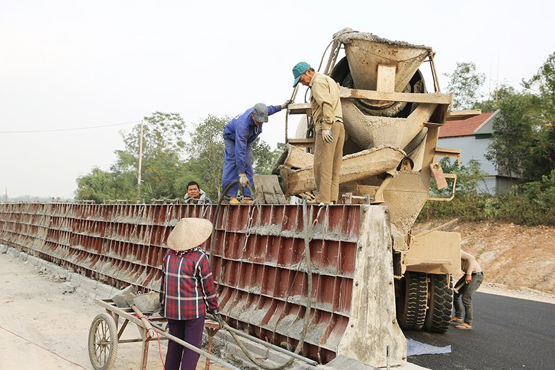 Khẩn trương hoàn thành các hạng mục cuối cùng đoạn cao tốc Hạ Long