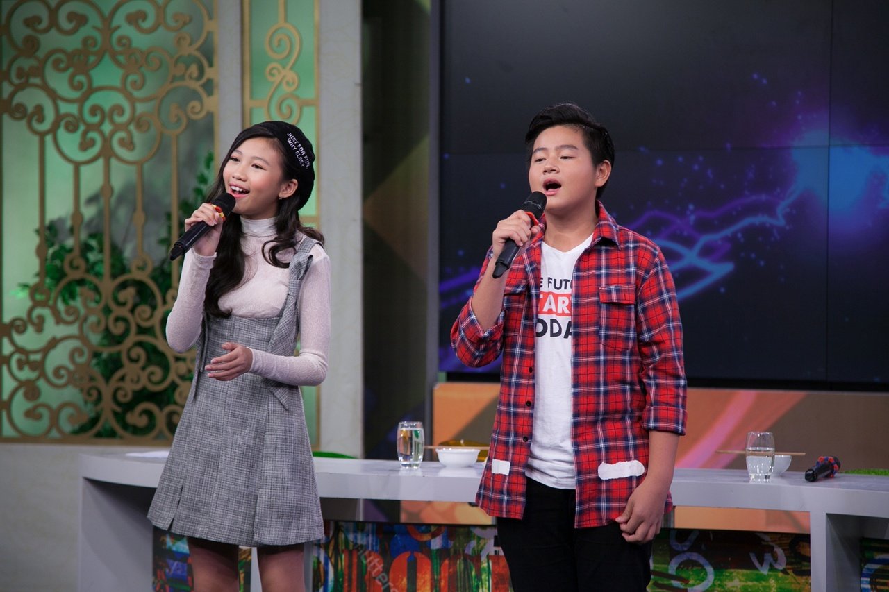 hoa-hau-nhi-ngoc-lan-vy-trinh-tu-trung-va-dan-sao-nhi-khuay-dong-bua-trua-vui-ve