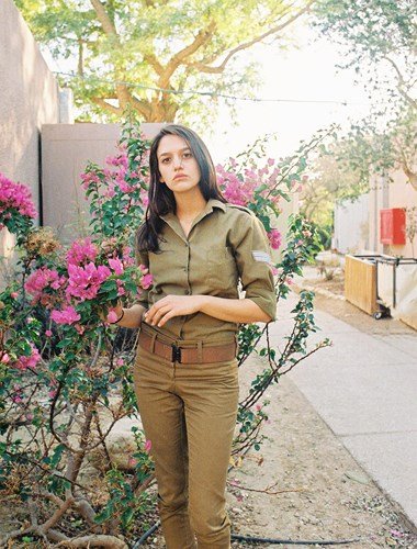 Ảnh: Vẻ đẹp đời thường đầy mê hoặc của các nữ quân nhân Israel