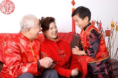 nhung-loi-chuc-tet-y-nghia-tang-ong-ba-ai-nghe-cung-phai-am-long