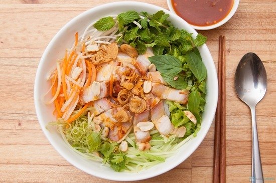 den-da-nang-an-gi-o-dau-nut-tieng-ngon-bo-re