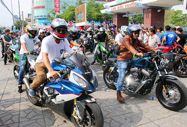 Hàng trăm mô tô phân khối lớn hội tụ tại Cần Thơ