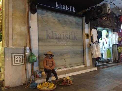 Nhiều cửa hàng Khaisilk tìm người cho thuê lại mặt bằng