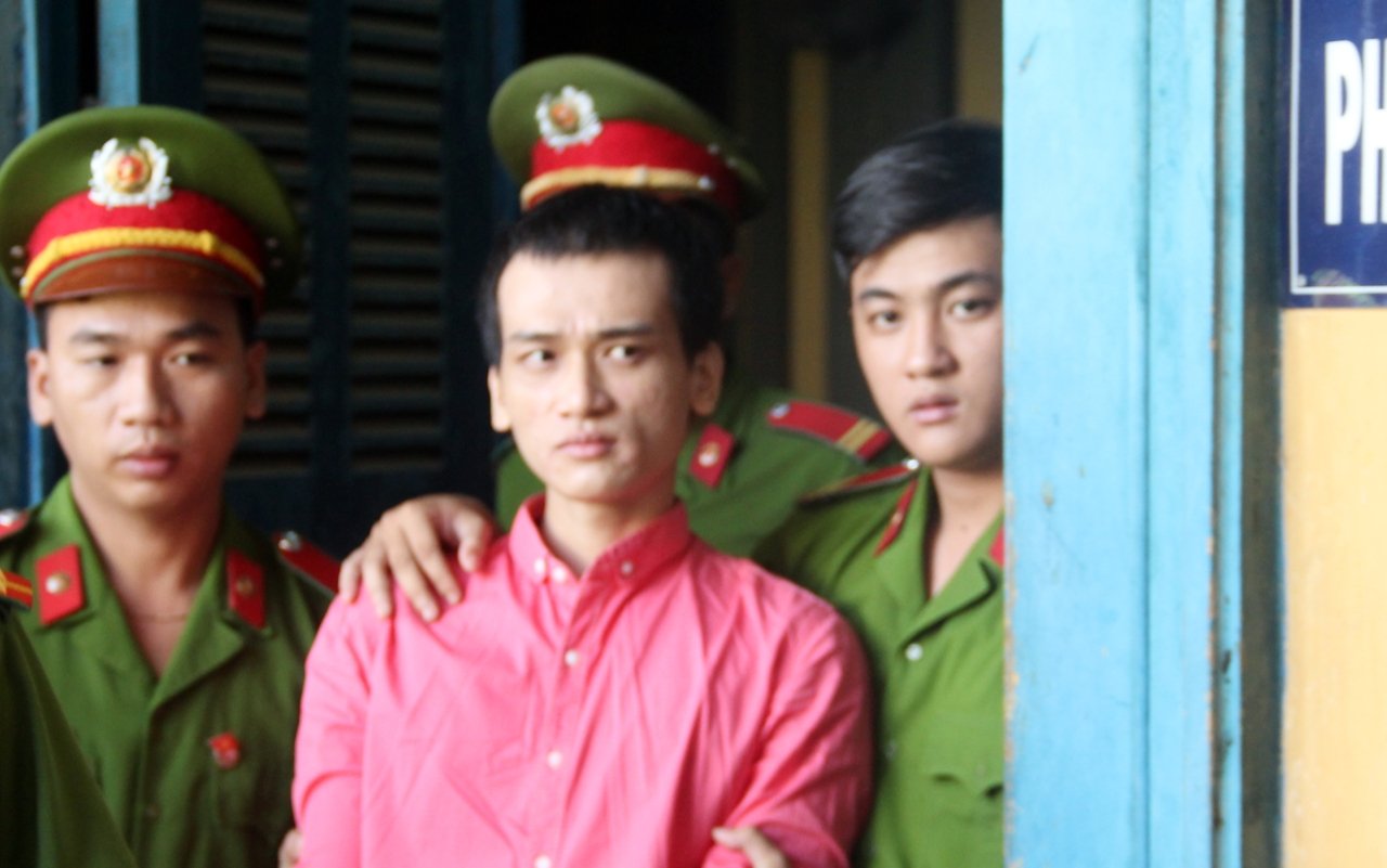 giet-nguoi-yeu-roi-vut-xac-xuong-mo