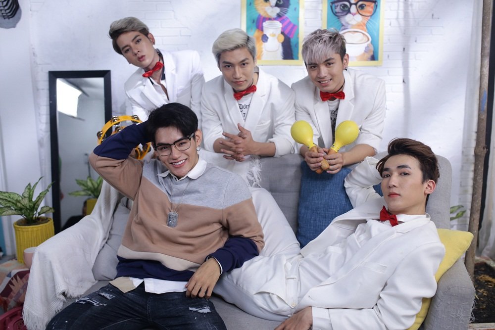 tino-tung-mv-ke-chuyen-tinh-yeu-ga-bong-dang-yeu-muon-xiu-nhan-dip-giang-sinh
