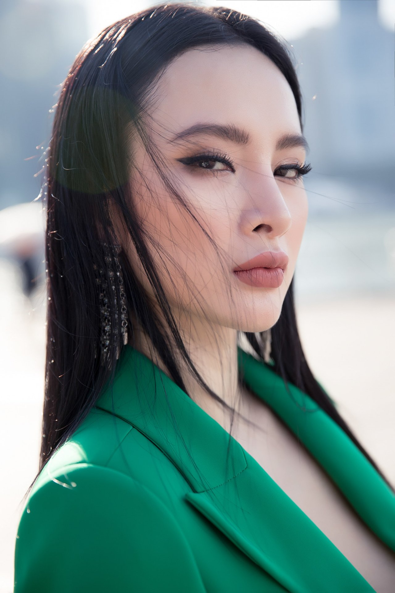 angela-phuong-trinh-va-mot-nam-chinh-thuc-tim-lai-hao-quang