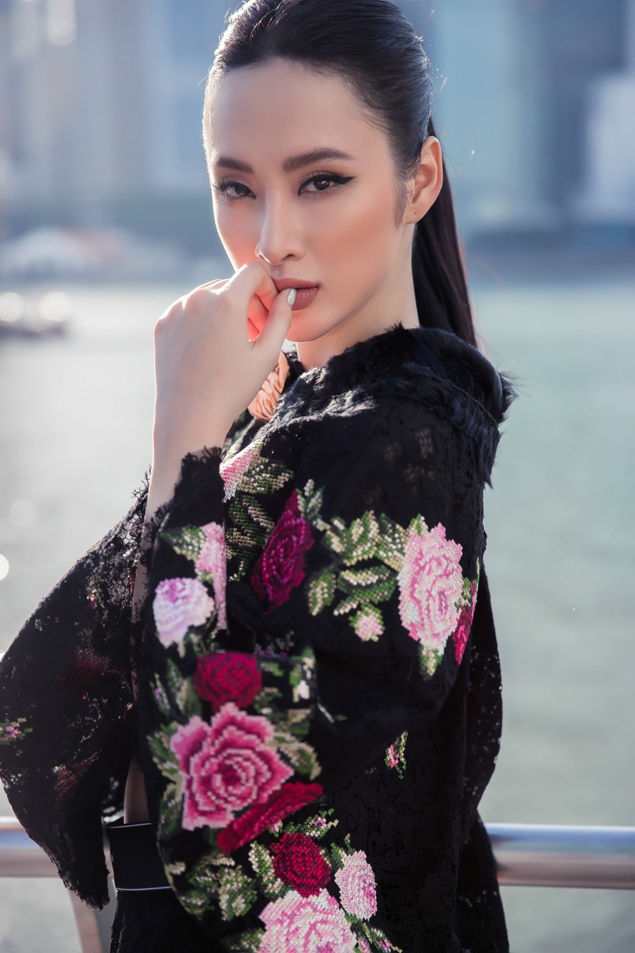 angela-phuong-trinh-va-mot-nam-chinh-thuc-tim-lai-hao-quang