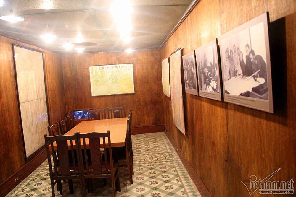 Bên trong hầm chống bom nguyên tử ở Hoàng thành Thăng Long