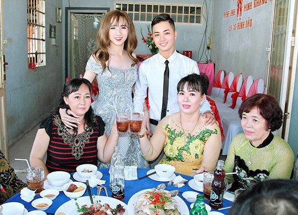 cap-doi-dam-cuoi-dong-tinh-co-dau-la-nam-chu-re-la-nu