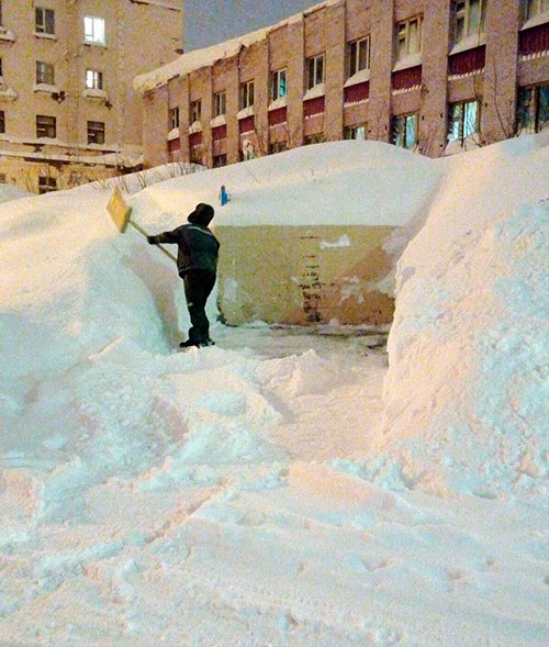 inside-snow-17-1513652744_680x0.jpg
