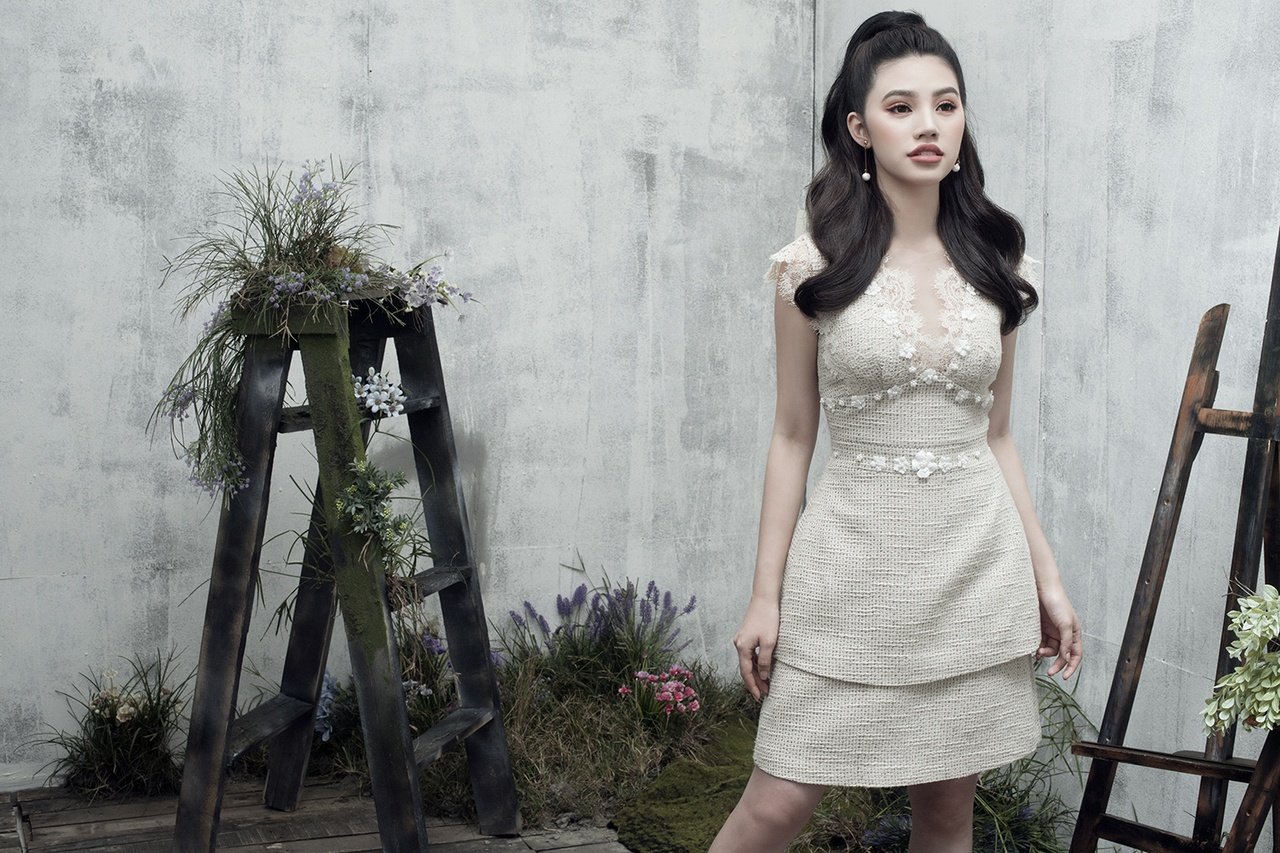 jolie-nguyen-toa-sang-voi-loat-vay-ao-vai-tweed-tinh-te-dip-cuoi-dong