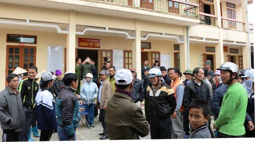 Còng tay người dân không đúng quy định, trưởng công an xã bị đình chỉ