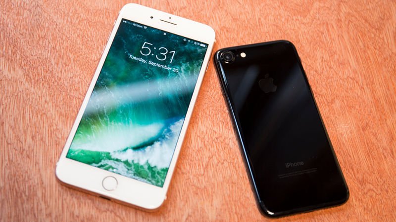 apple-xac-nhan-iphone-se-chay-cham-di-khi-pin-bi-chai-theo-thoi-gian