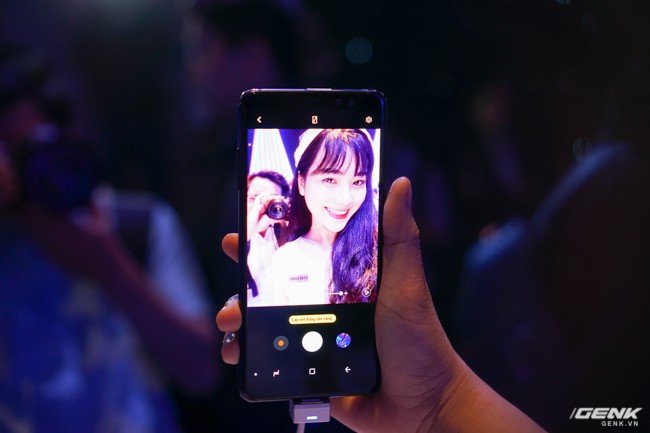 Bộ đôi Samsung Galaxy A8 (2018) và Galaxy A8+ (2018) chính thức ra mắt tại thị trường Việt Nam