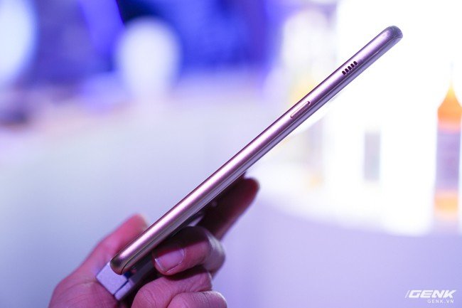 Bộ đôi Samsung Galaxy A8 (2018) và Galaxy A8+ (2018) chính thức ra mắt tại thị trường Việt Nam