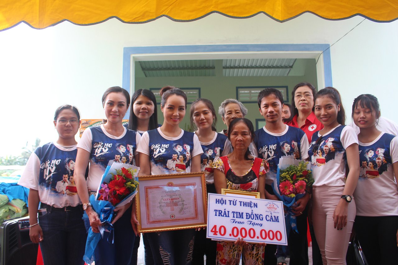 mai-thu-huyen-nghen-ngao-khi-chung-kien-hoan-canh-kho-khan-cua-nguoi-dan-ngheo-tinh-tra-vinh