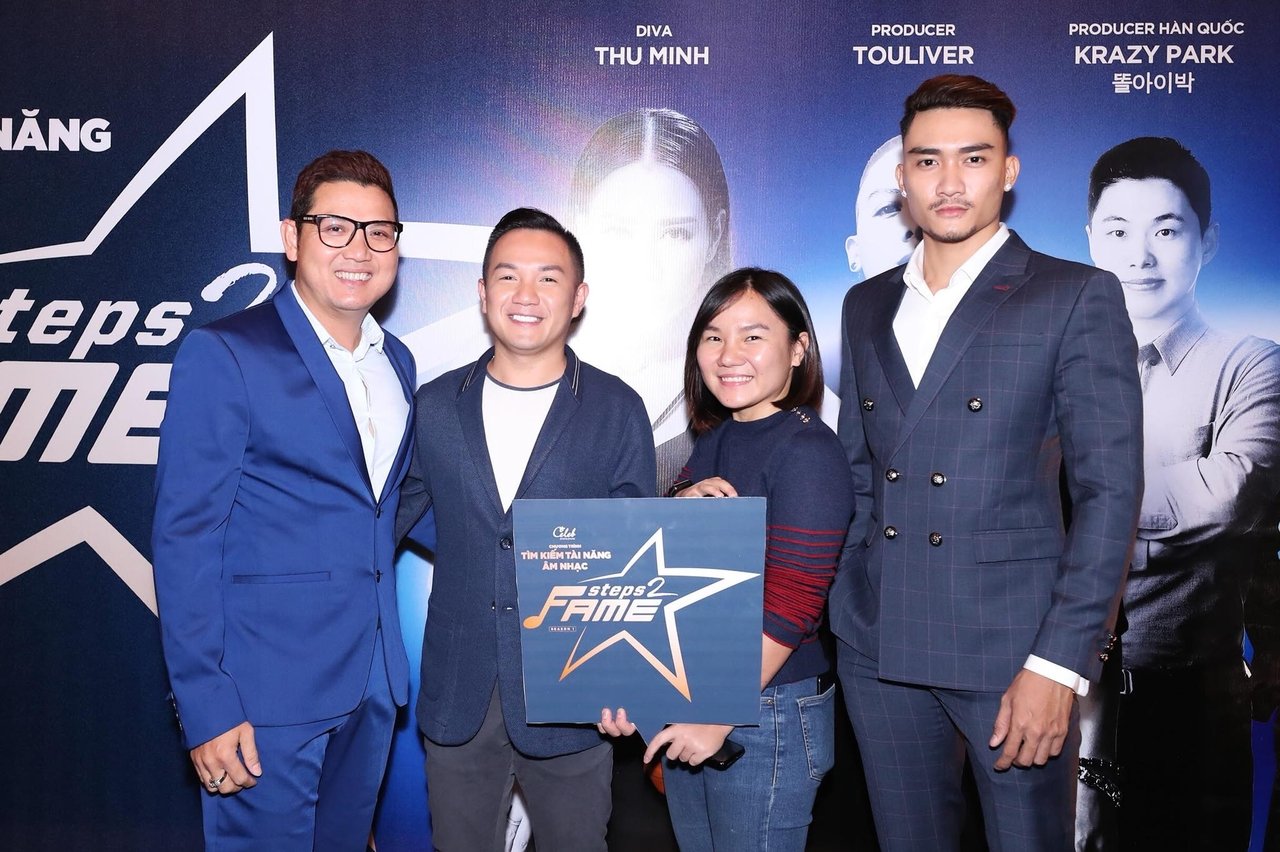 thu-minh-hoang-touliver-chinh-thuc-ngoi-ghe-nong-cung-bo-doi-producer-kpop-noi-tieng