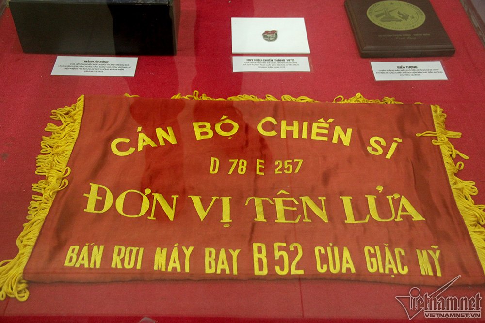 Cánh én bạc MiG 21 của không quân Việt Nam bắn hạ B52