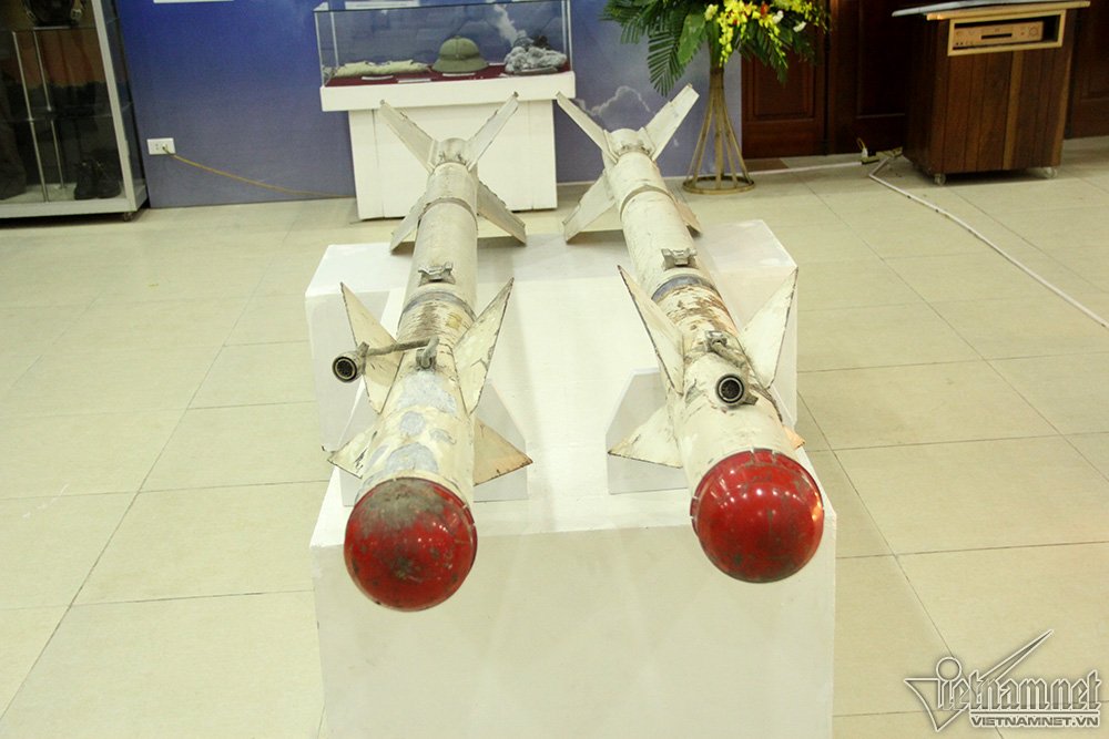 Cánh én bạc MiG 21 của không quân Việt Nam bắn hạ B52