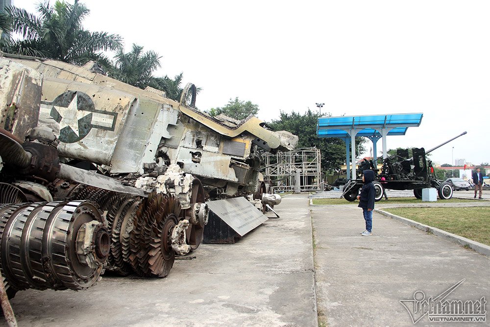 Cánh én bạc MiG 21 của không quân Việt Nam bắn hạ B52