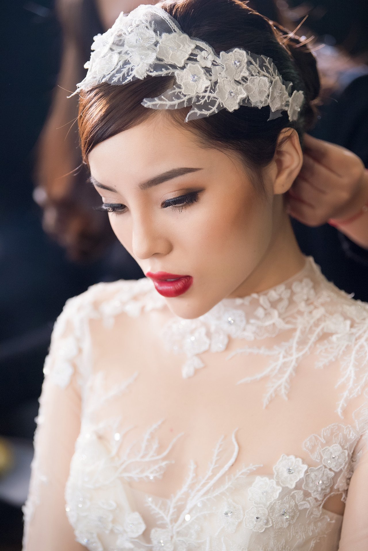 nu-hoang-tuyet-ky-duyen-lam-vedette-dien-vay-cuoi-3-ty-trong-show-dien-cua-ntk-lek-chi