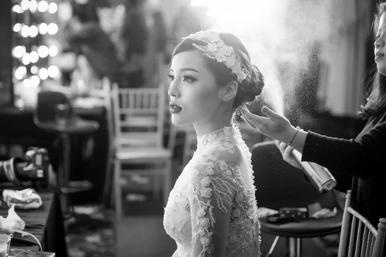 nu-hoang-tuyet-ky-duyen-lam-vedette-dien-vay-cuoi-3-ty-trong-show-dien-cua-ntk-lek-chi