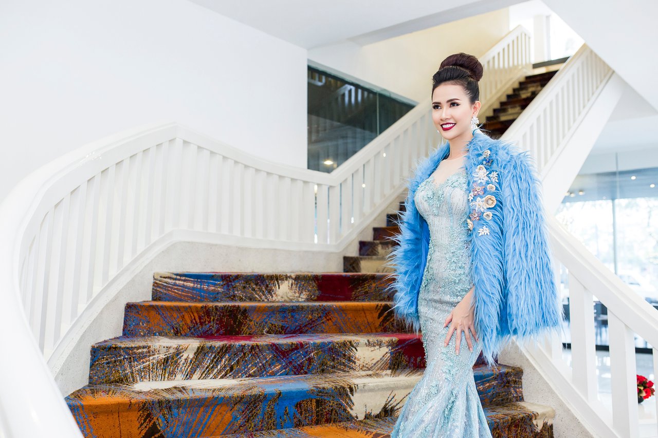 dien-dam-cup-nguc-goi-cam-phan-thi-mo-khoe-tron-3-vong-sieu-dep