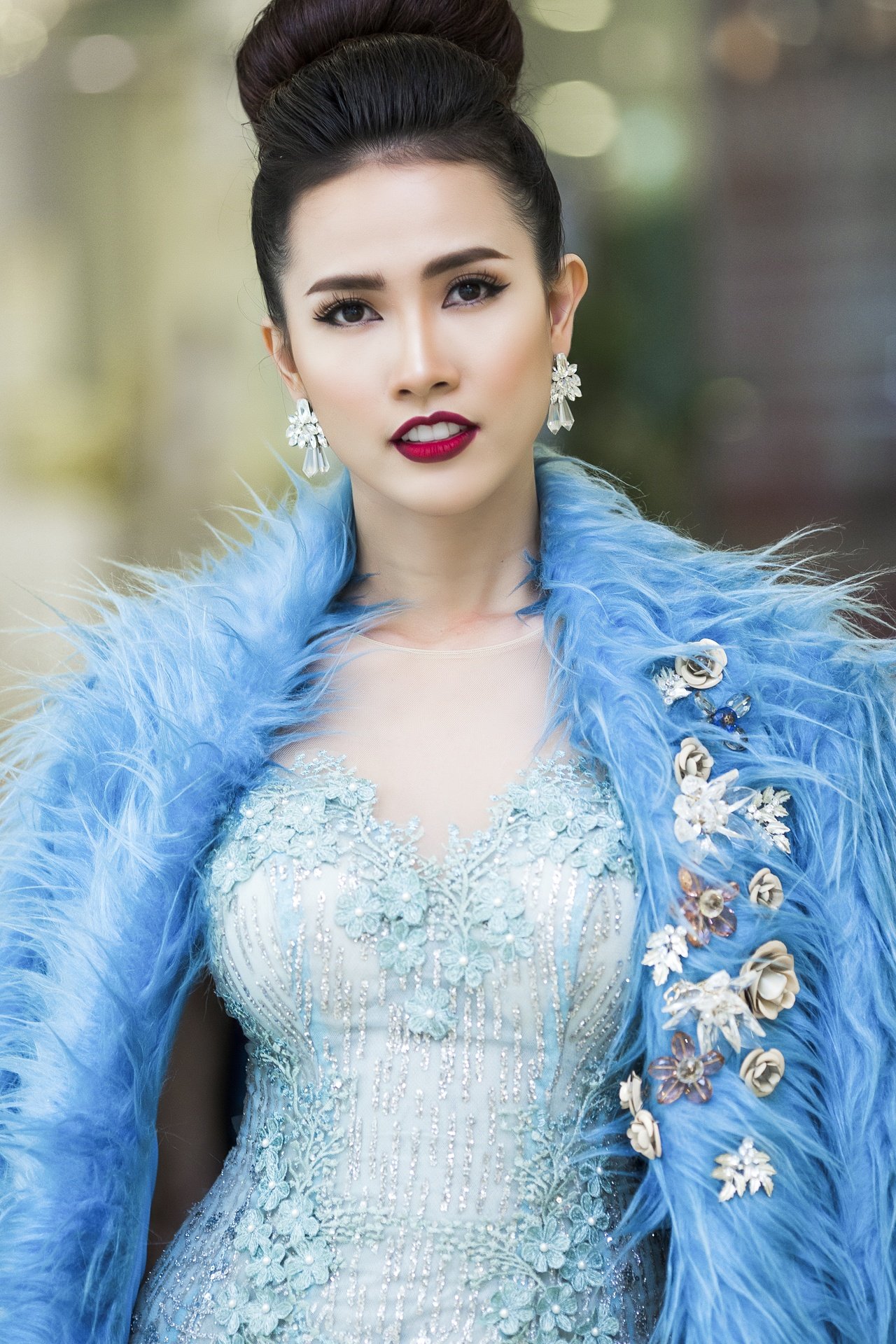dien-dam-cup-nguc-goi-cam-phan-thi-mo-khoe-tron-3-vong-sieu-dep