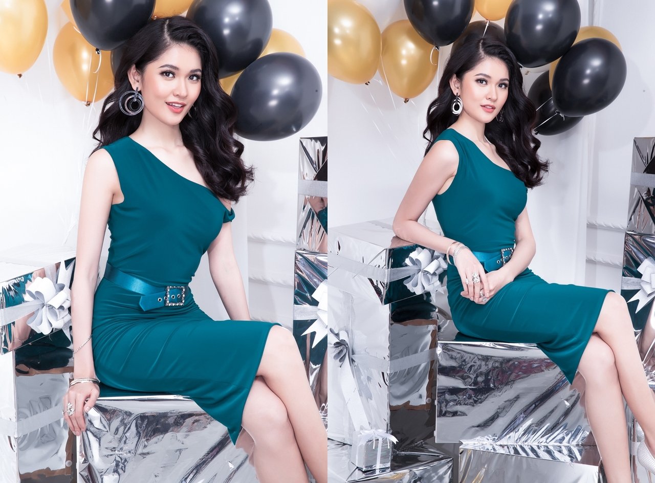 thay-tro-nguyen-thi-loan-thuy-dung-dep-kho-cuong-trong-bo-anh-giang-sinh-ngap-tran-sac-mau