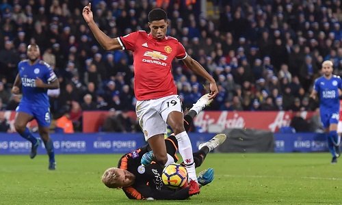 Phung phí cơ hội, Man Utd đánh rơi chiến thắng trên sân Leicester