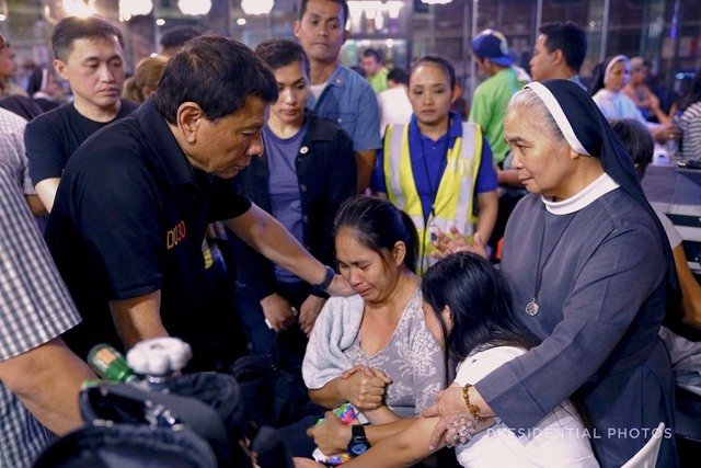 Tổng thống Philippines bật khóc vì 37 người thiệt mạng trong đám cháy