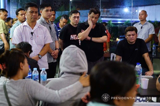 Tổng thống Philippines bật khóc vì 37 người thiệt mạng trong đám cháy