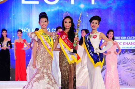 nguyen-cao-ky-duyen-la-ai-va-tai-sao-nguyen-cao-ky-duyen-duoc-goi-la-hoa-hau-thi-phi