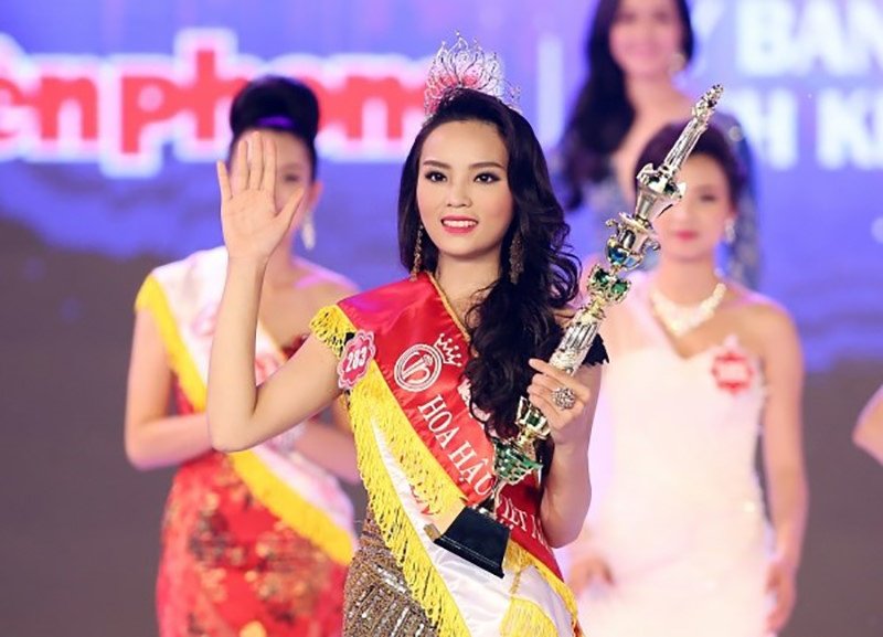 nguyen-cao-ky-duyen-la-ai-va-tai-sao-nguyen-cao-ky-duyen-duoc-goi-la-hoa-hau-thi-phi