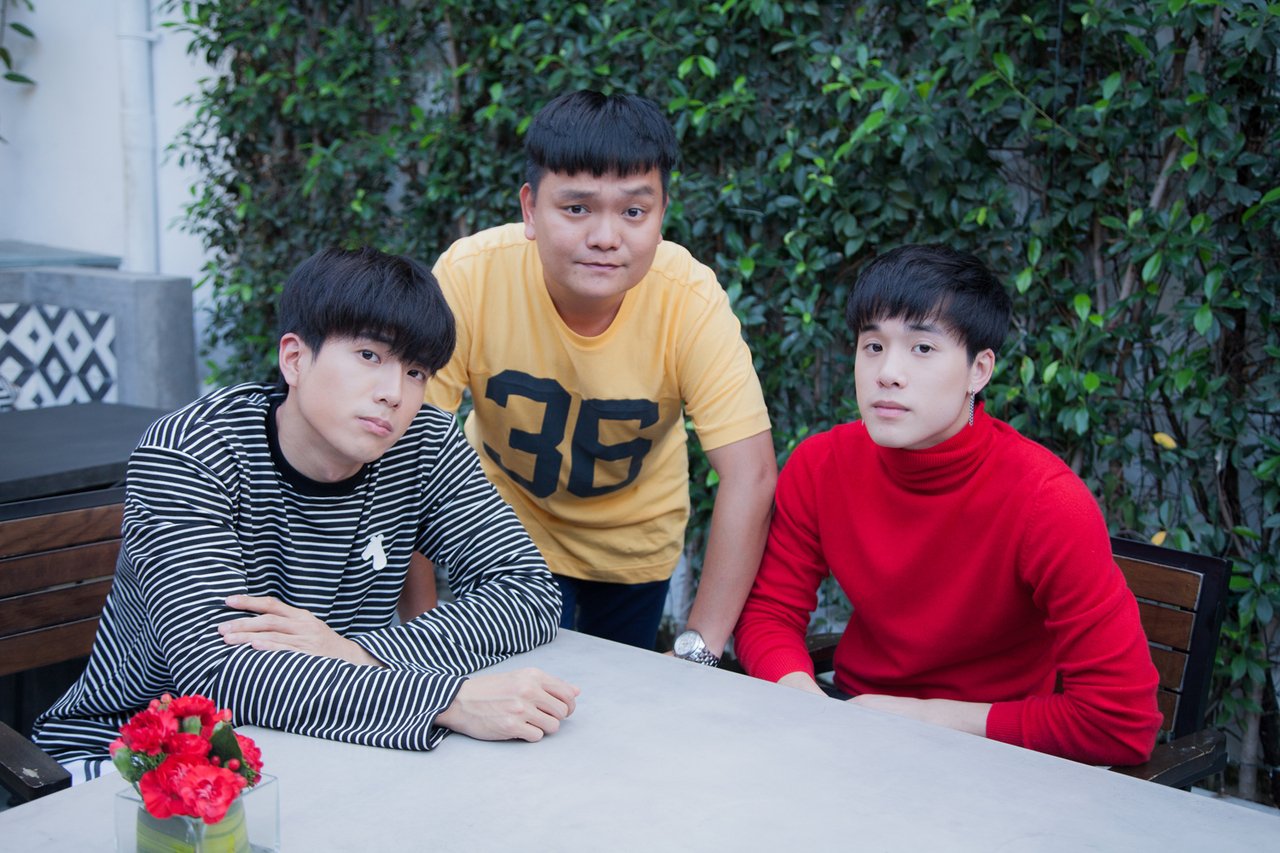thien-tai-bat-hao-nonkul-james-lan-dau-trai-nghiem-banh-trang-nuong-ca-phe-da