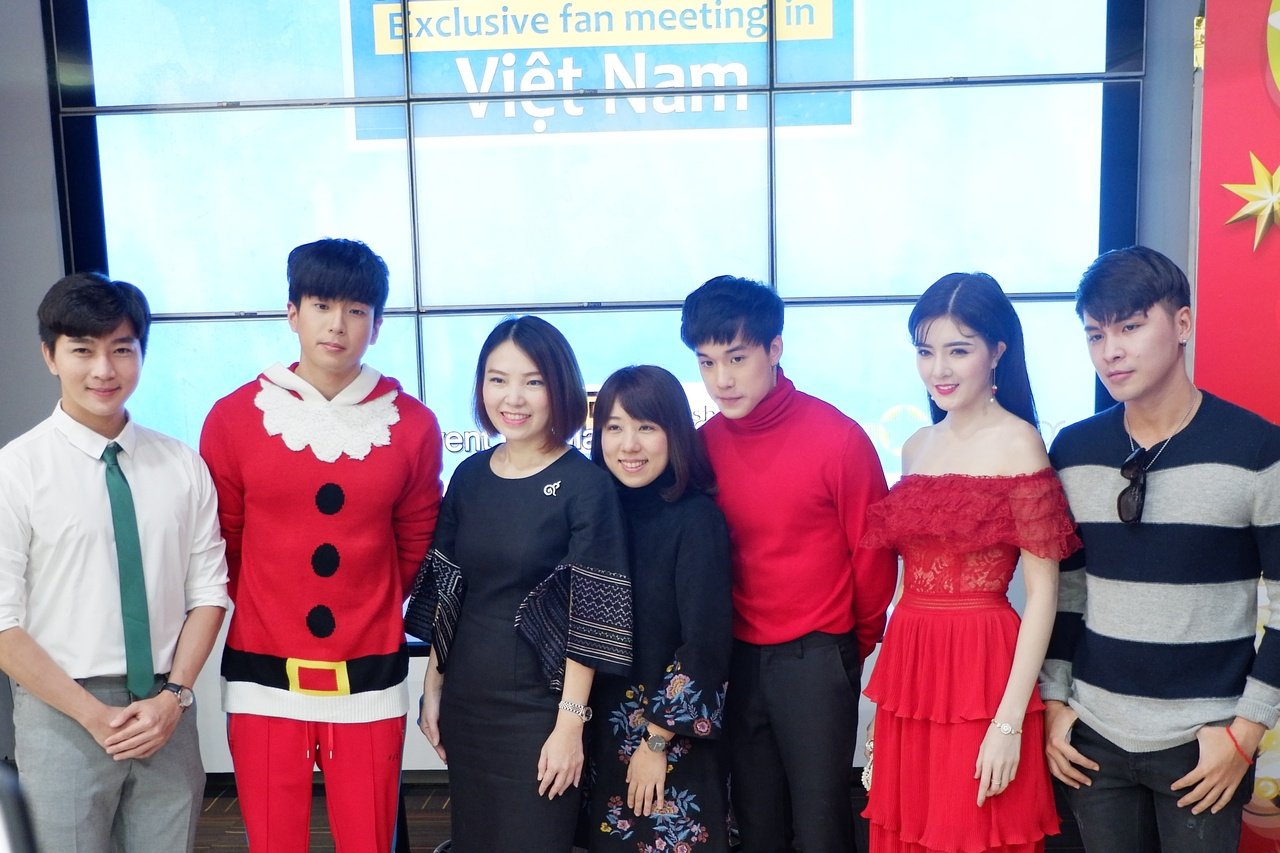 thien-tai-bat-hao-nonkul-james-lan-dau-trai-nghiem-banh-trang-nuong-ca-phe-da