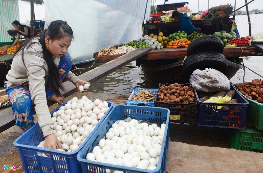 Đất Mũi nhộn nhịp trở lại sau bão số 16 - Tembin