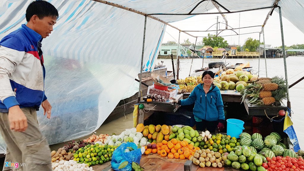 Đất Mũi nhộn nhịp trở lại sau bão số 16 - Tembin