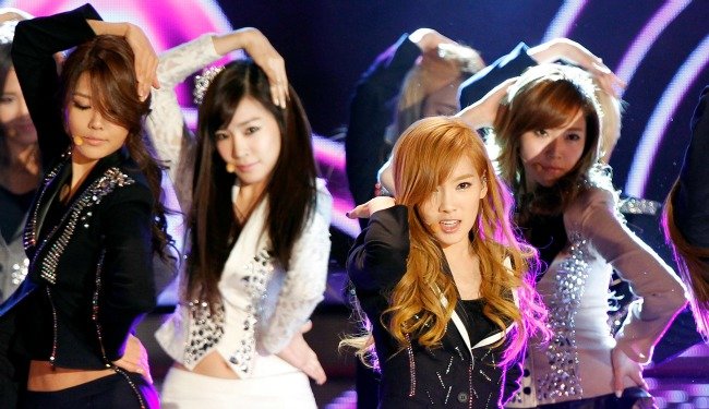 nen-van-hoa-kpop-va-noi-am-anh-dap-di-xay-lai