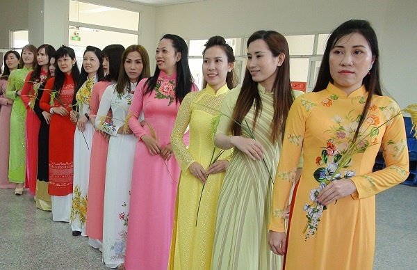 Phụ nữ Việt ở Đài Loan thi sắc đẹp với áo dài truyền thống