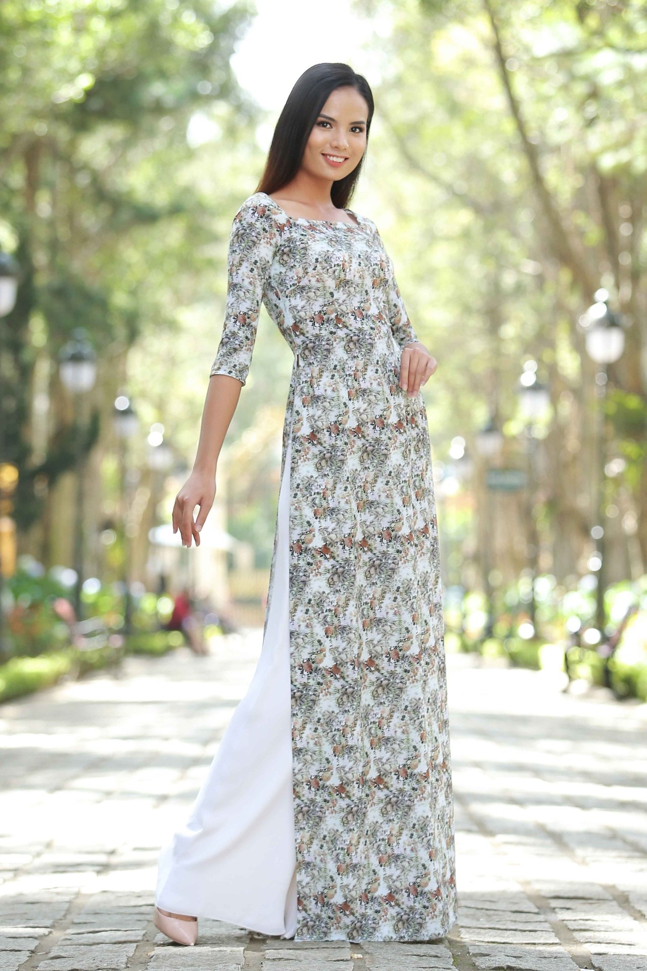 thi-sinh-hoa-hau-hoan-vu-viet-nam-do-dang-khoe-sac-trong-ta-ao-dai